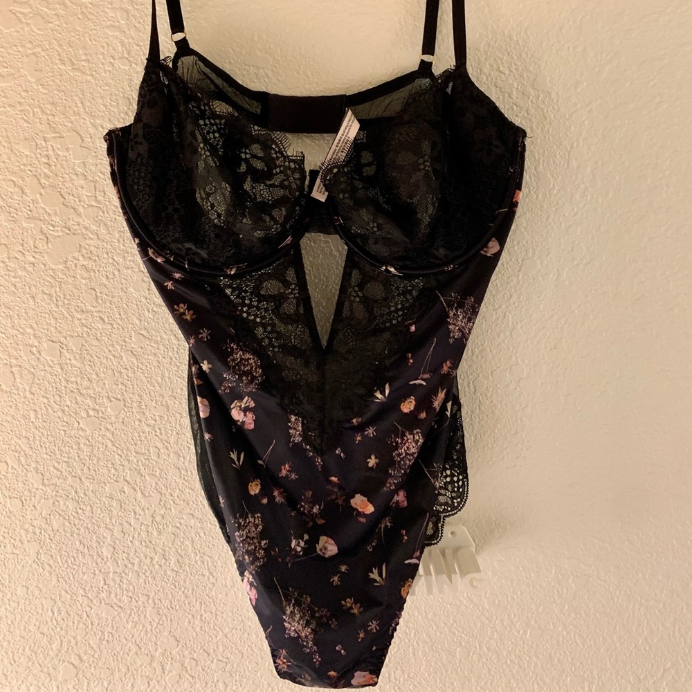 Lingerie bodysuit
